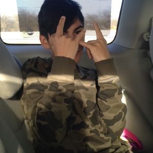 Meet your Posher, Elian